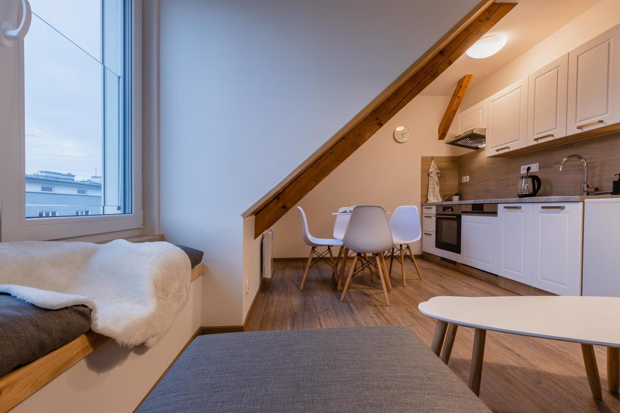 Romanticky Loft Parking U Hlavniho Nadrazi Olomouc Exterior foto